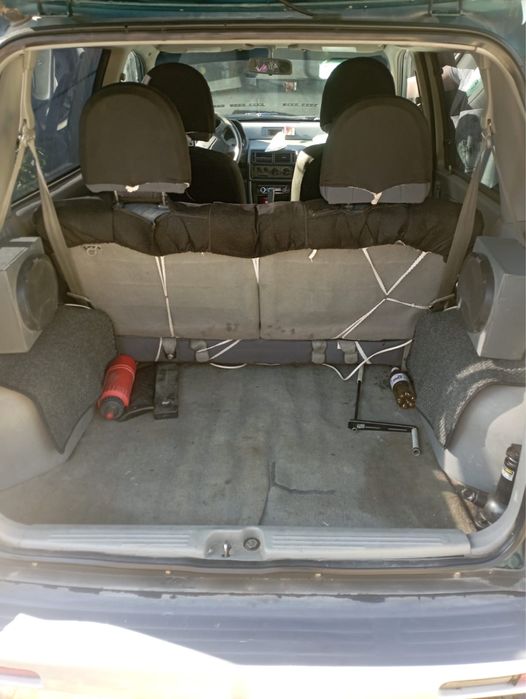 Mitsubishi Space Runner 1998