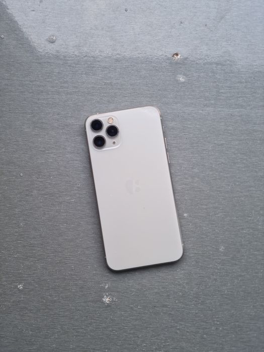 iPhone 11 Pro (Silver) 64GB Sotiladi. Face ID, Truton Bor, Yomks 77%.