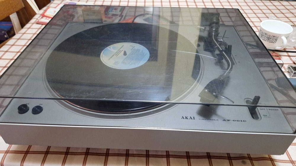 Pick up Akai AP-001C
