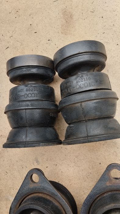 Подушки рамы Toyota Sequoia