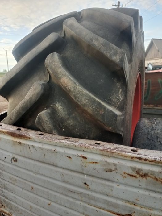 Колеса на Комбайн Вектор