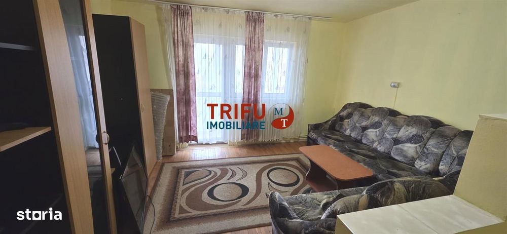 Apartament et. 2, 3 camere, decomandat zona Piata