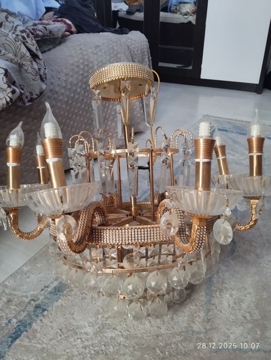 Люстра продается