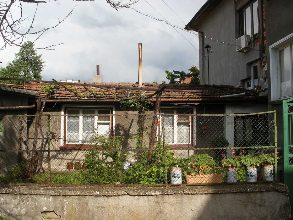 Продава Етаж от Къща град Ловеч, Широк център