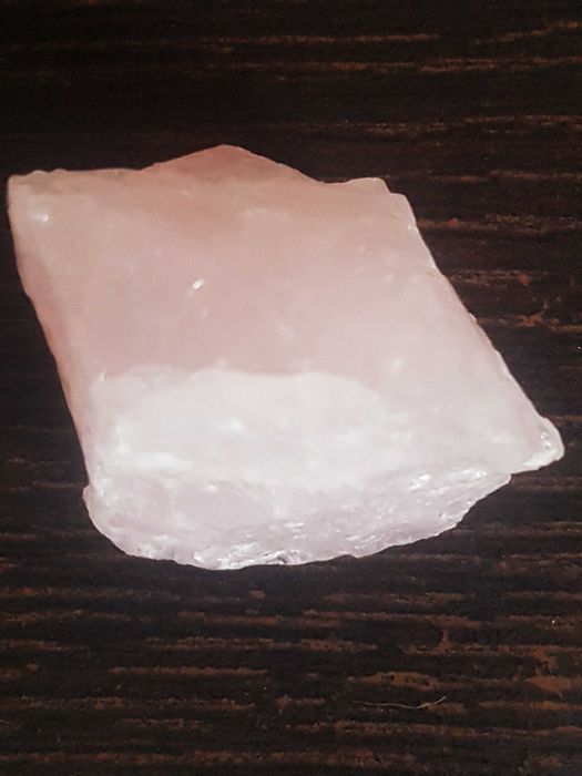 Естествен, нешлифован розов кварц друза