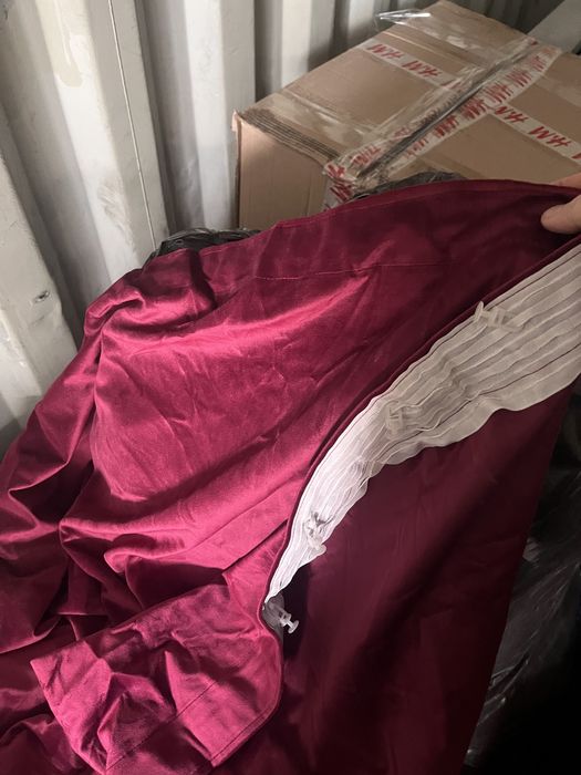 Продам шторы бордовые