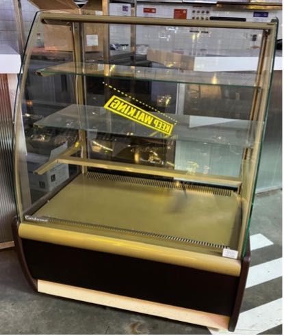 СРОЧНО!!! ТОРГ!!! Витрина холодильная для напитков Carboma