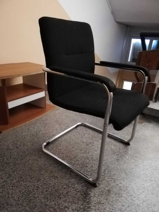 продавам офис столове 2 вида