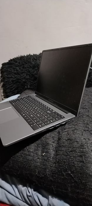 Продаю новый ноутбук