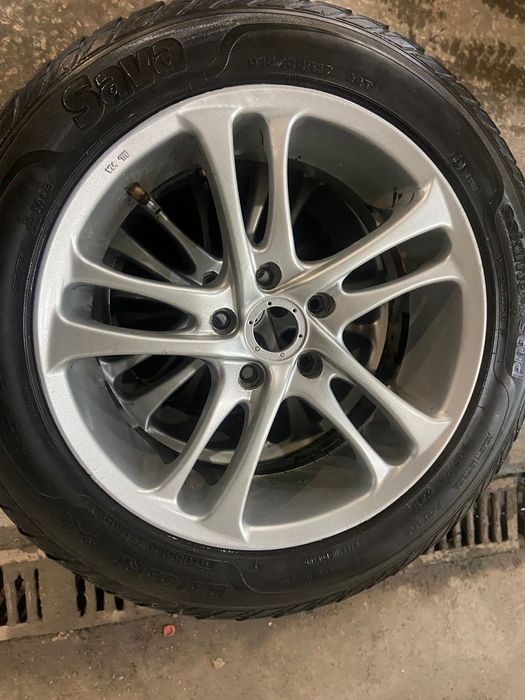 Продам шины зимние с дисками