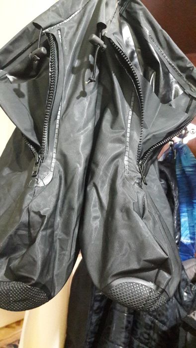 Костюм дождевик и прилагается обувь