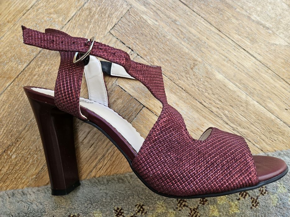 Sandale elegante cu toc marime 37