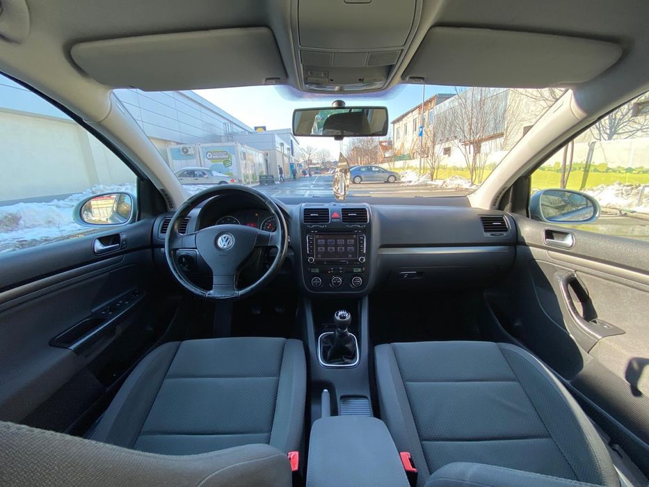 Volkswagen - Golf 5 1. 6  115CP  6+1 benzină  2007 stare excelenta