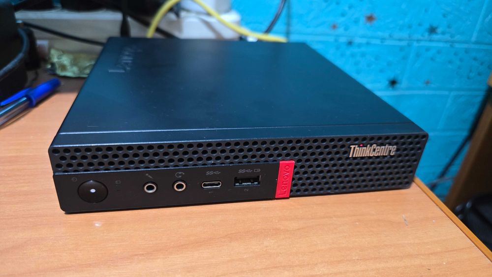 Mini pc Lenovo M920q, i5 8500T, 16 gb ram, fara stocare, se poate pune M2 nvme,  placa video dedicata Quadro P1000