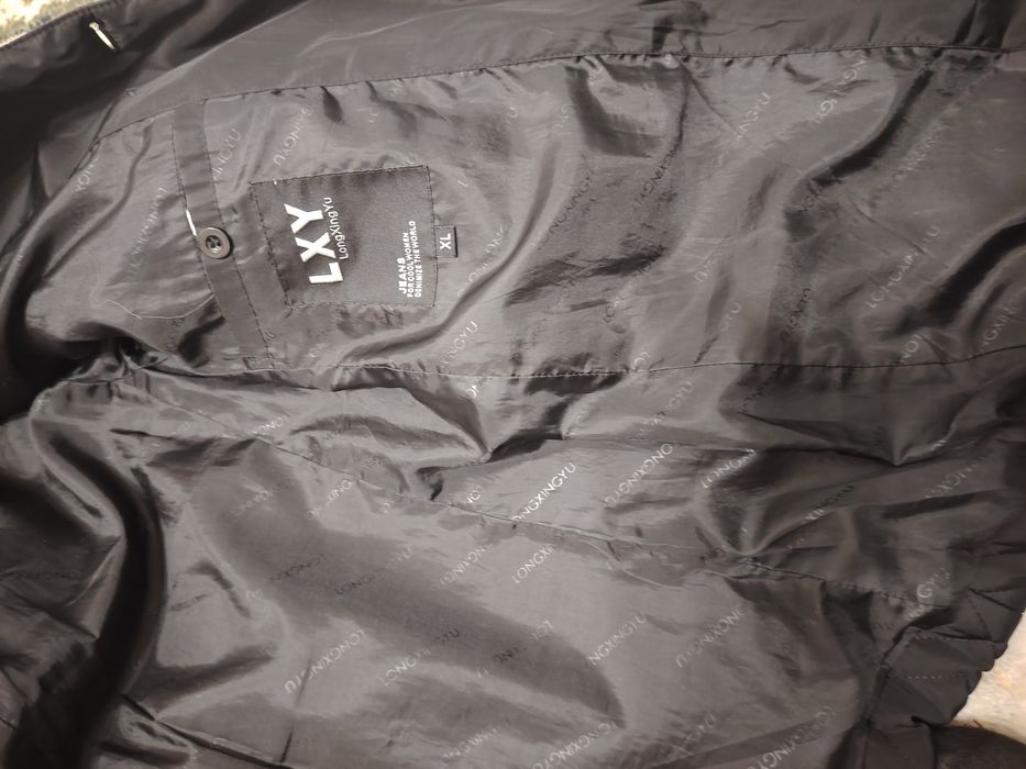 Продам демисезонную куртку