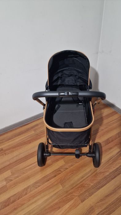 Коляска, зря дома стоит