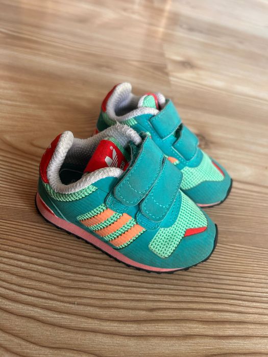 Маратонки Adidas за бебе