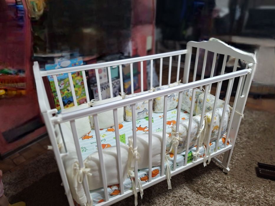 Детская кроватка