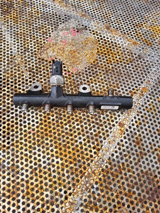 Rampa injectoare Renault 1.5 continental cod 175210651r megane 4 scenic 4 Dacia Duster Nissan Qashqai
