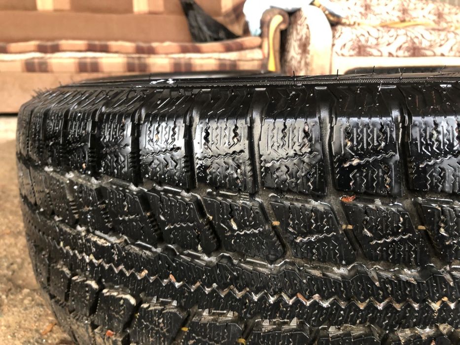 Продам,шины R16/215/65