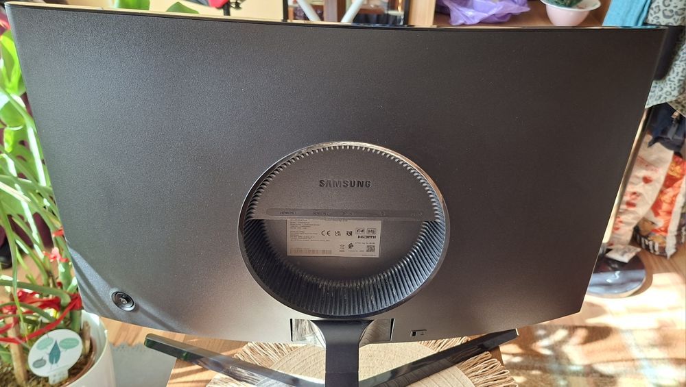 Monitor  curbat Samsung led 23.5 inch