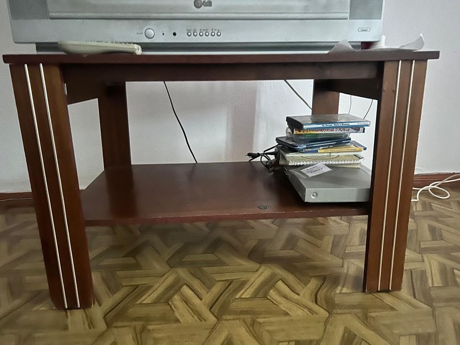Телевизор диван столик