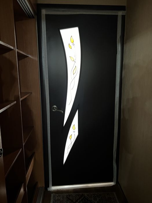 Продам стильную межкомнатную дверь