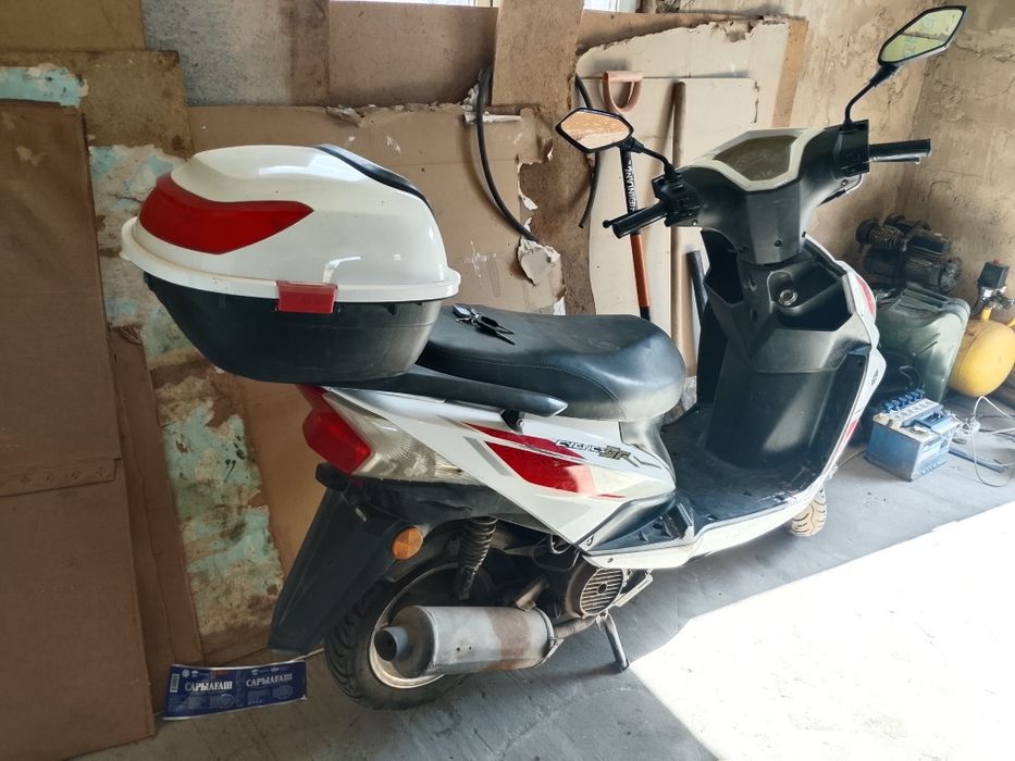 Продам скутер китайский