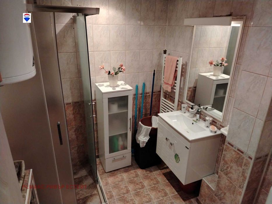 Дава се под наем Двустаен апартамент в Русе, Широк център - 80 кв.м за 408 € - Снимка #11