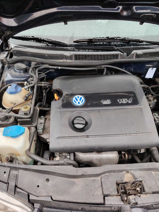 Vând Golf 4 1.6 benzina