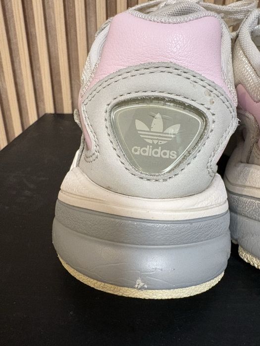 Маратонки Adidas 37,5