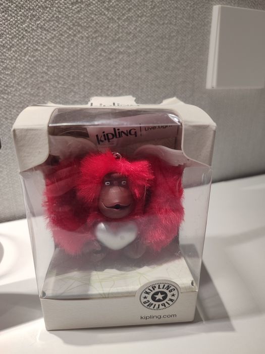 В продаже брелок или обезьянка Kipling