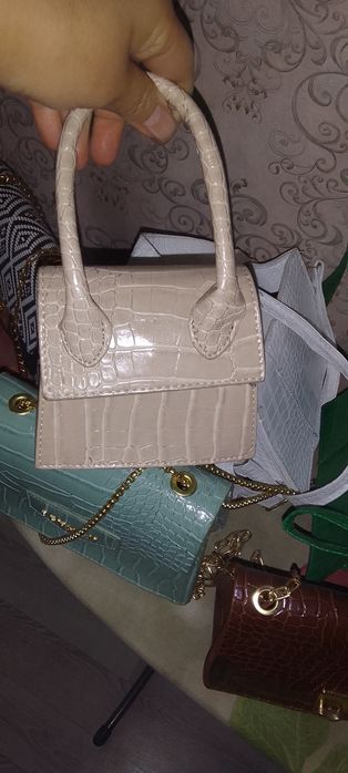 Продам женскую  сумку  по 5000