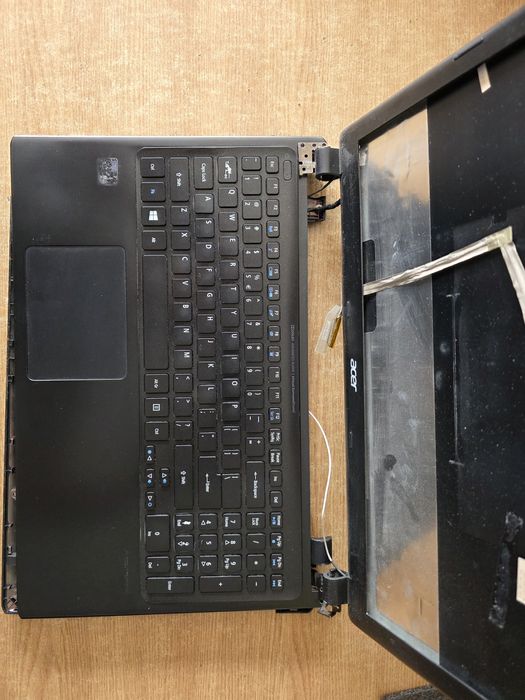 Laptop Levovo Yoga 700, Acer V5-571, HP 840 G3 DEFECTE