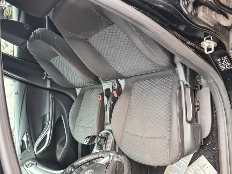 Dezmembrez Opel Astra K