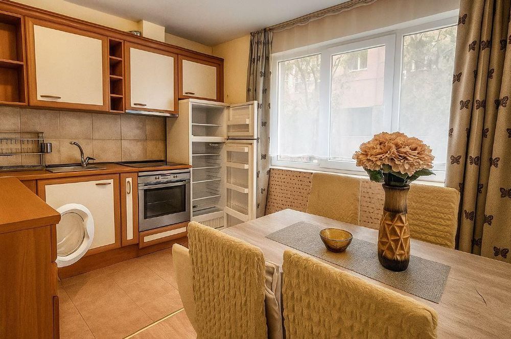 Двустаен апартамент в района на Колхозен пазар!