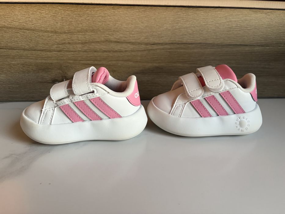 Детски обувки Adidas 19