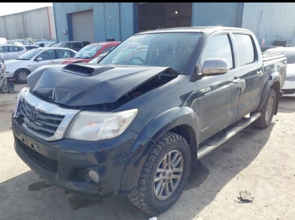 Dezmembrez Toyota Hilux Invincible 3.0 Manuala 2012-2016