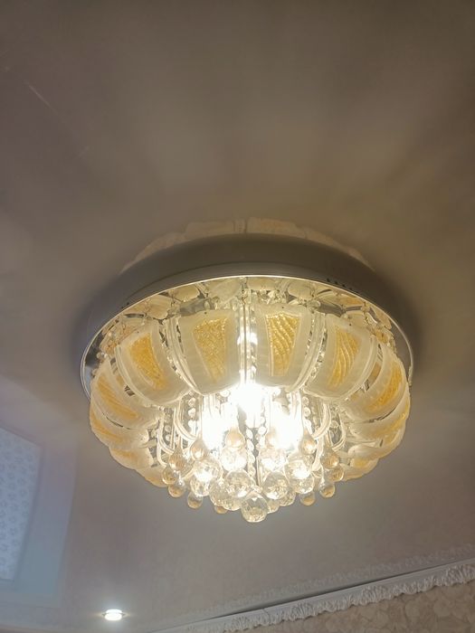 Продам люстру в хорошем состоянии