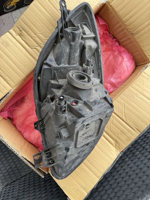 Фара Toyota Yaris