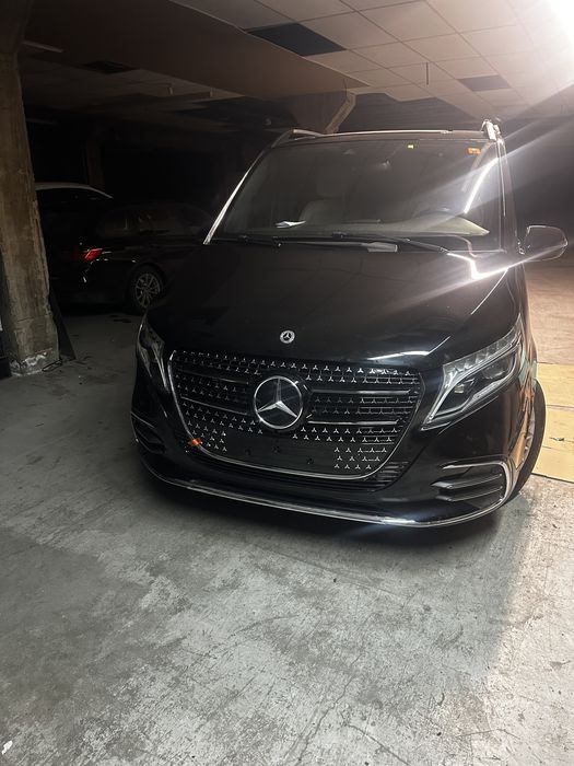 Капак, предна броня, седалки и други части за Mercedes V-Class!