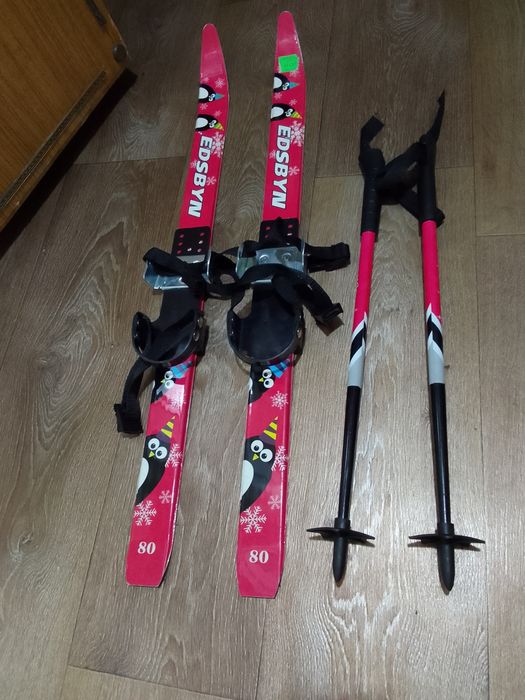 Продам детские лыжи 80см и палки