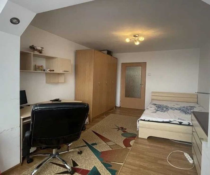 Дава се под наем Тристаен апартамент в Пловдив, Младежки Хълм - 90 кв.м за 326.4 € - Снимка #3