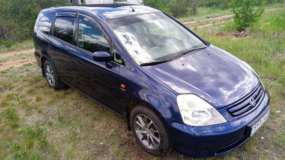 Honda Stream 1.7 / 7мест