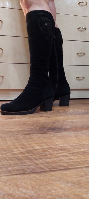 Продаю зимние сапоги