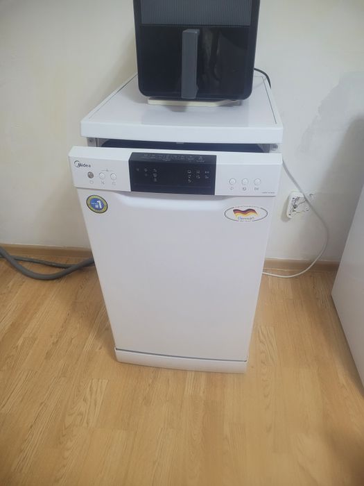 Посудомойчная машина Медея