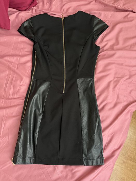 Официална черна рокля