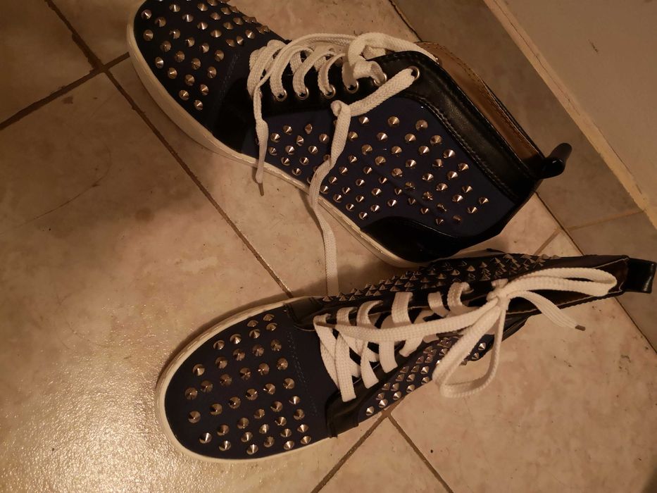 нови кецове със шипове 40/41 номер