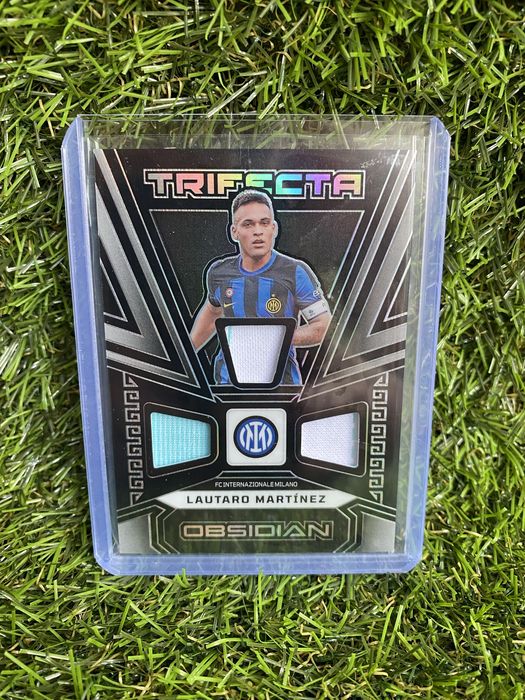 Колекционерски футболни карти с автографи и тениски