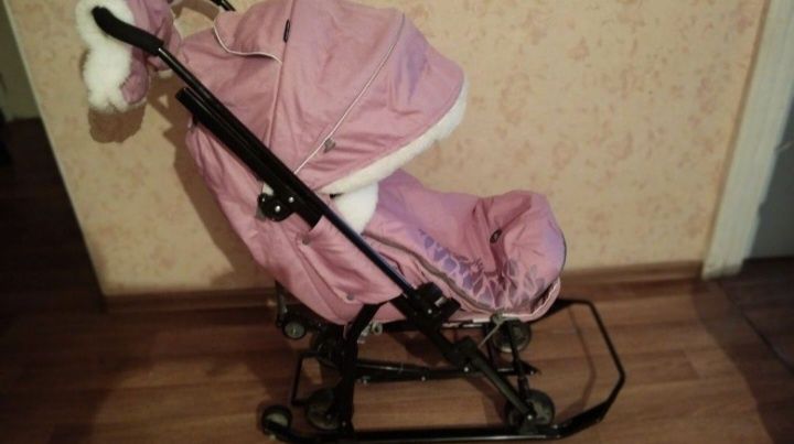 Отдам даром  в хорошем состоянии  коляска  сани